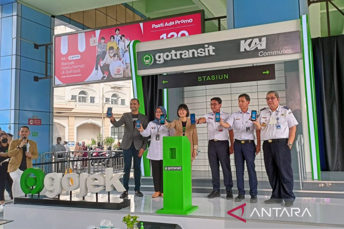 Kini beli tiket KRL bisa lewat aplikasi Gojek