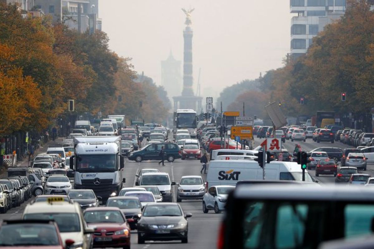 Jerman tolak rencana UE larang mobil berbahan bakar fosil