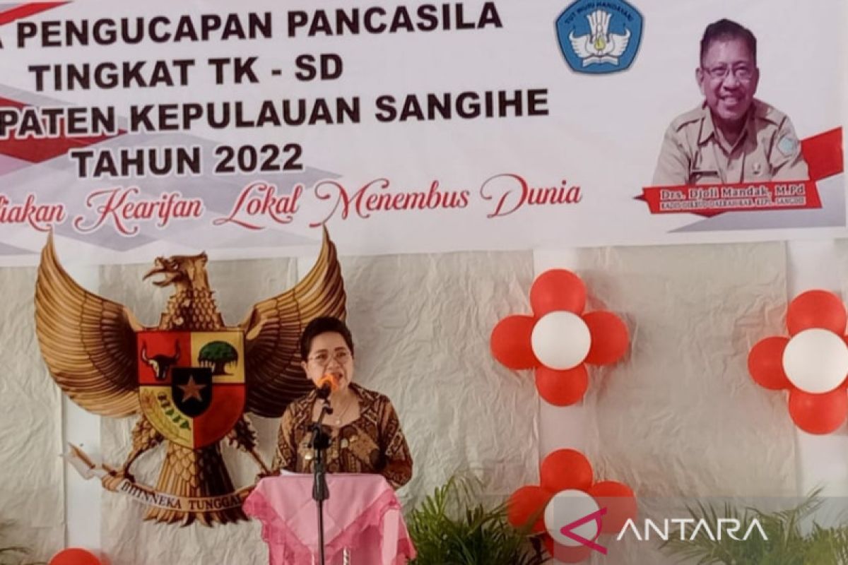 Penjabat Bupati Sangihe ajak guru tanamkan nilai dasar kepada siswa