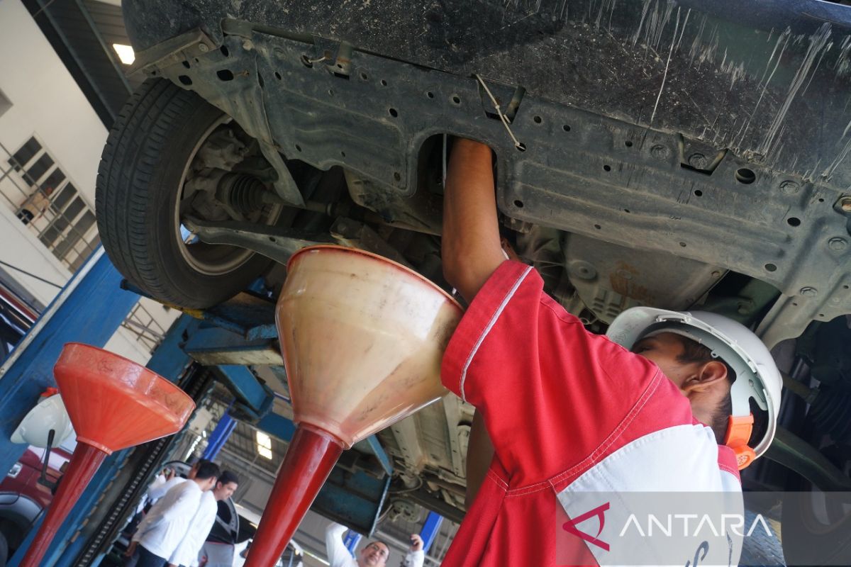 Berikut lima fungsi penting oli mesin kendaraan