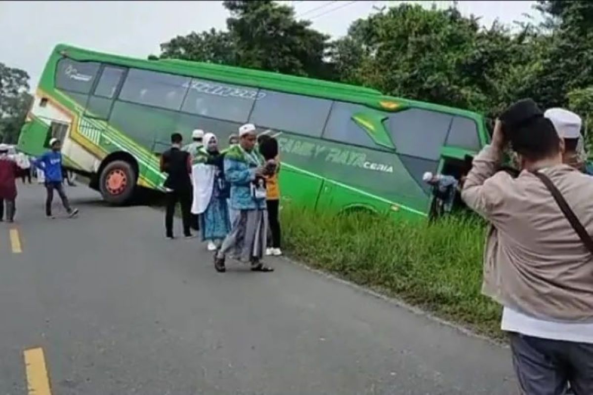 Bus pembawa jamaah calon haji asal Merangin Jambi kecelakaan, tak ada korban jiwa