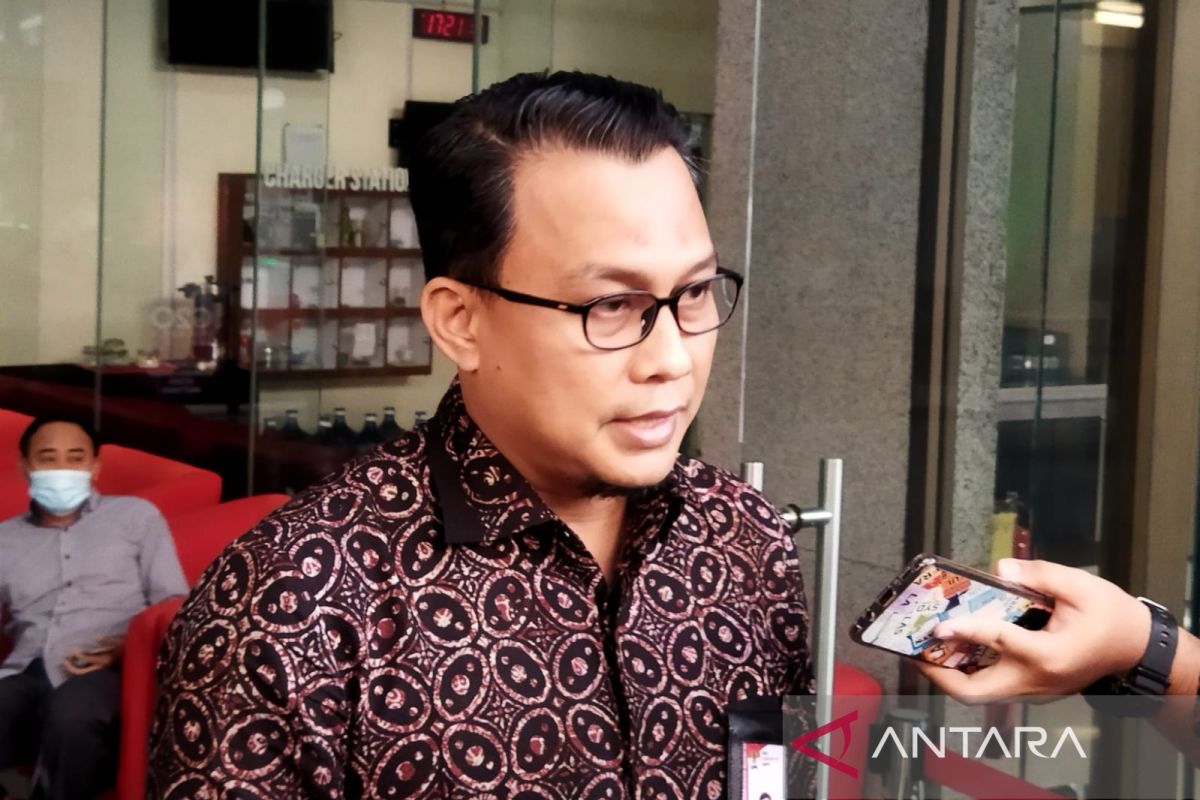 KPK mendapat informasi ada pihak pengaruhi saksi dalam kasus dana PEN