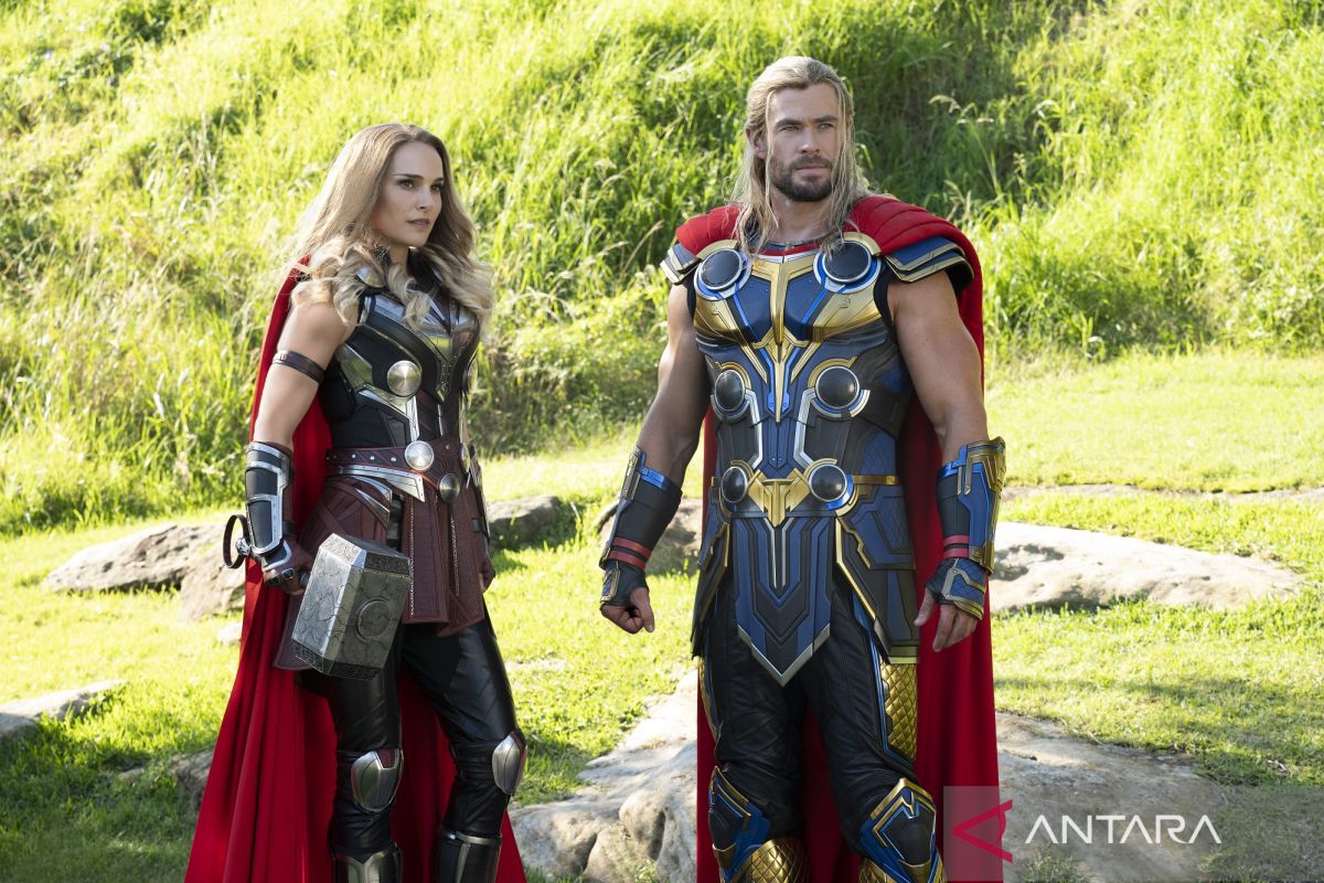 Aktor Chris Hemsworth hingga Christian Bale soal film "Thor: Love and Thunder"