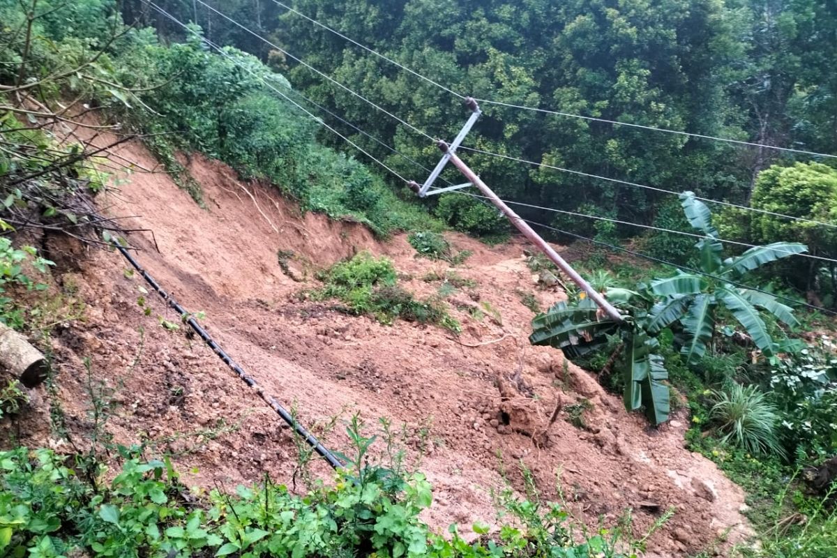 Kebun milik warga Desa Kotakeo, Nagekeo hancur akibat longsor