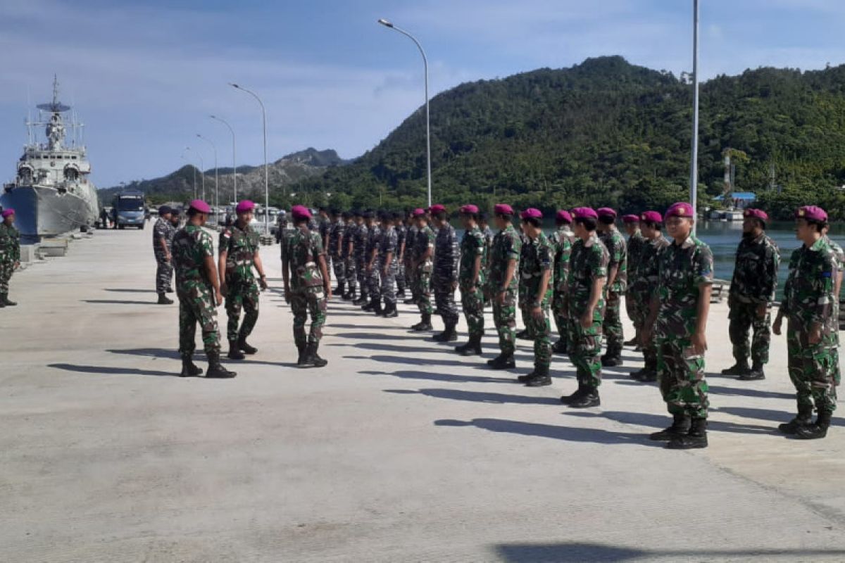 KRI Teluk Amboina-503 bawa Pasukan Pengamanan Perbatasan ke Pulau Sekatung Natuna