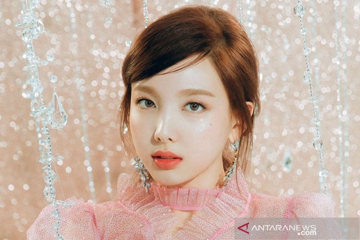 Album solo Nayeon grup K-pop TWICE "IM NAYEON" sukses duduki 10 besar di Billboard