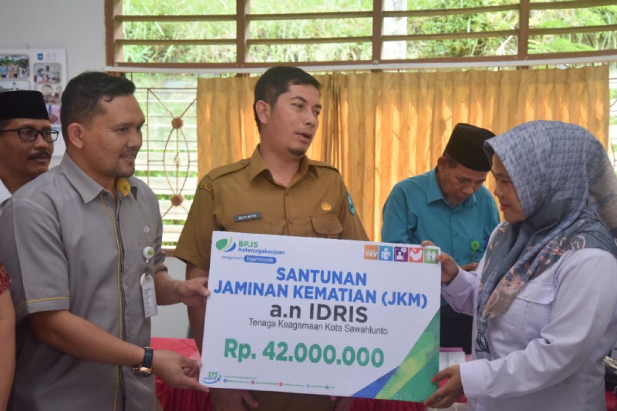 BPJS Ketenagakerjaan Solok berikan santunan JKM untuk tenaga keagamaan Sawahlunto