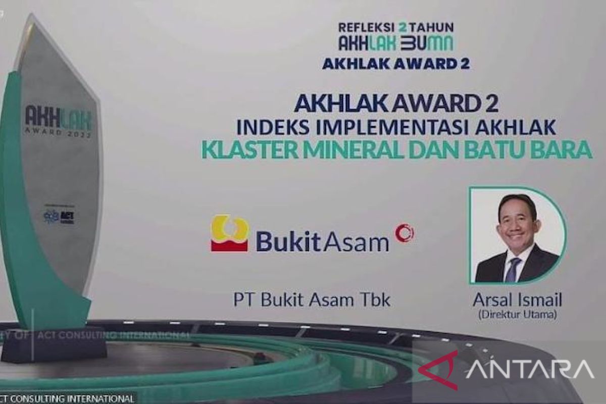 Bukit Asam raih penghargaan AKHLAK Award 2022