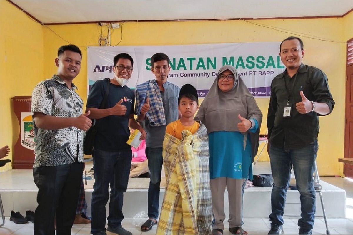 Manfaatkan libur sekolah, PT RAPP gelar sunatan massal gratis