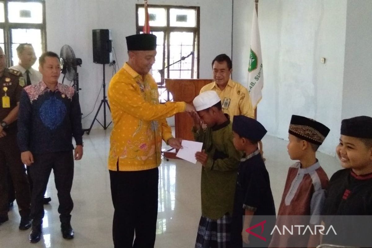 Hari jadi ke-20 Sukamara, pemkab gelar sunatan massal