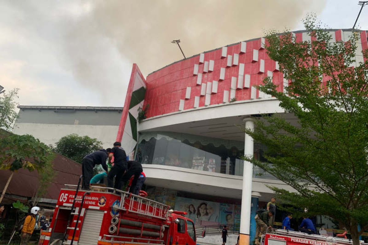 Aneka Jaya Kendal terbakar, satu tewas