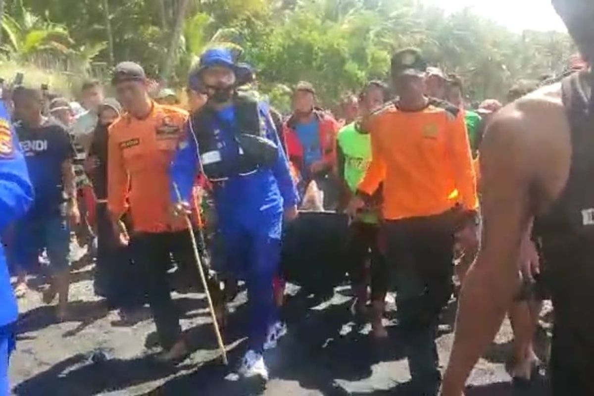 Dua pemuda terseret arus Pantai Bangsal Lombok Timur, satu tewas dan satu selamat