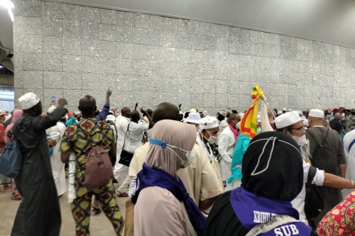 Air zamzam diminta dibagikan di debarkasi