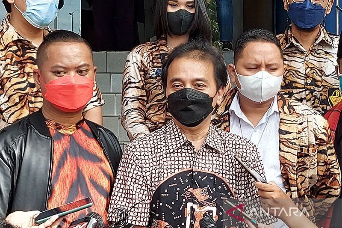 Pemeriksaan Roy Suryo sebagai tersangka dilanjutkan pekan depan