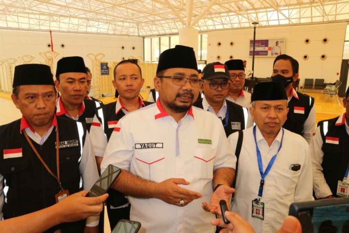 Menag Yaqut Cholil ingatkan kembali jamaah tidak bawa zamzam di koper bagasi