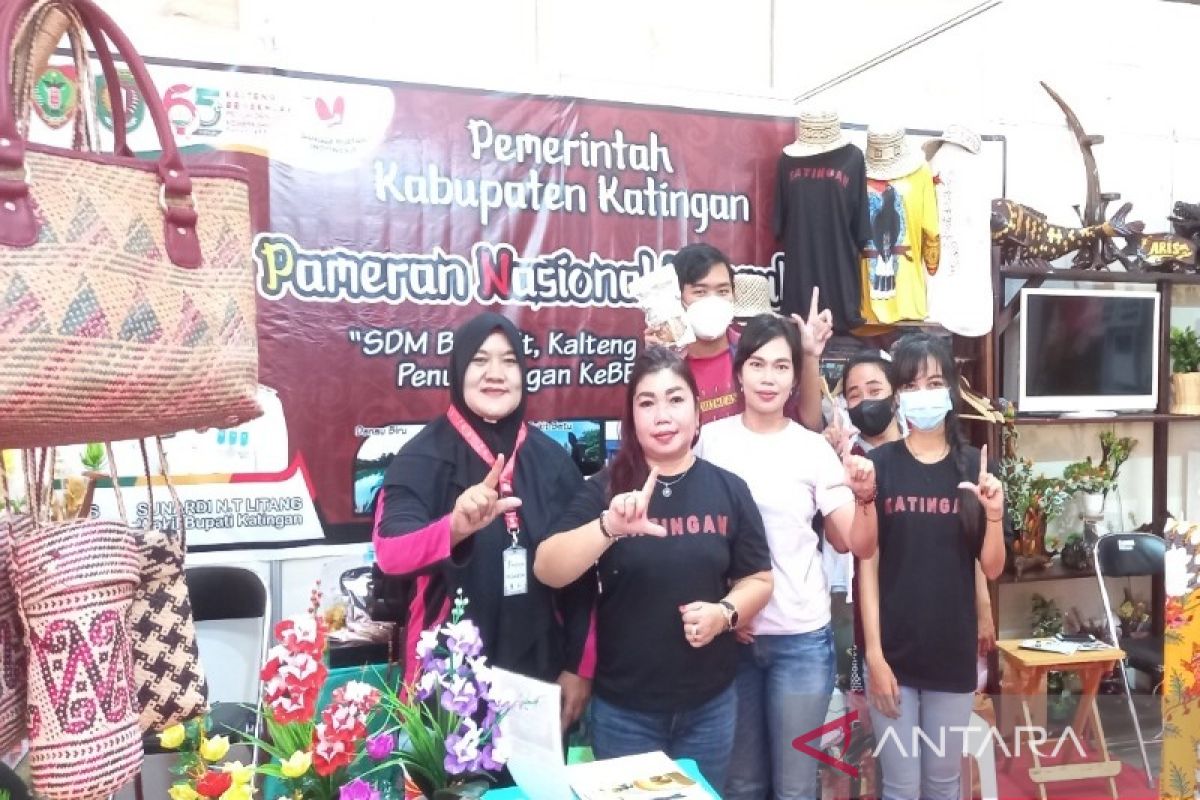 Produk kerajinan tangan jadi unggulan Katingan di Kalteng Expo 2022