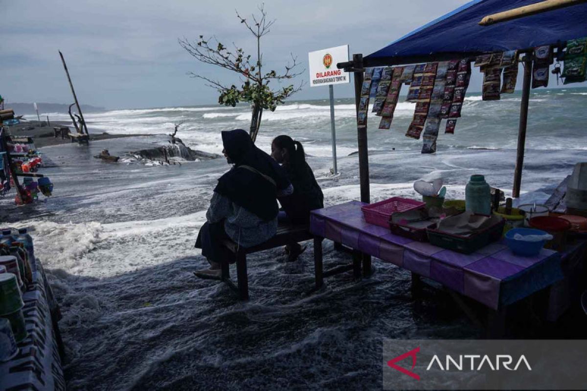 BMKG mengimbau masyarakat waspada potensi gelombang hingga 6 meter