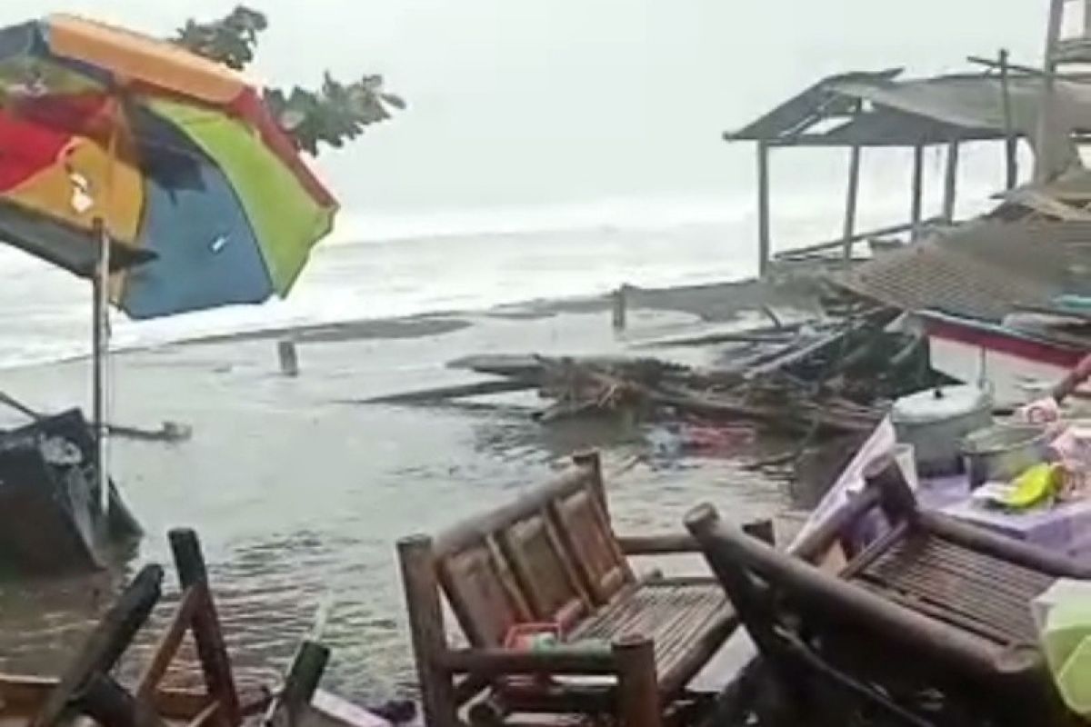 Pemkab Bantul melarang pendirian bangunan di bibir pantai selatan