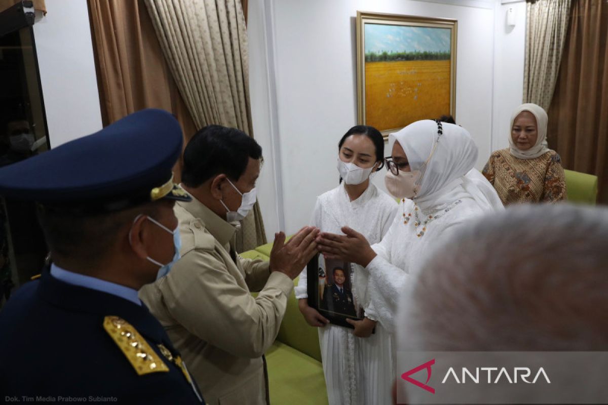 Prabowo temui keluarga almarhum Kapten Pnb Anumerta Allan