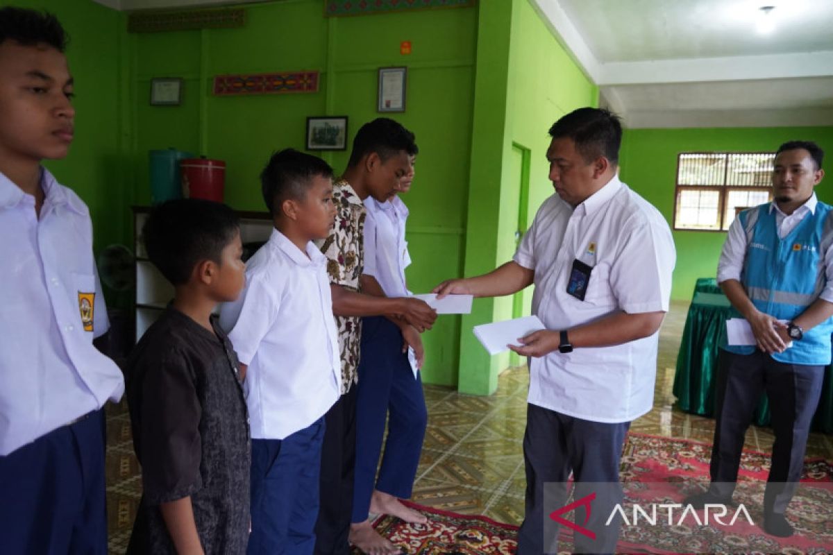 YBM PLN singgahi dua panti asuhan di Lubuk Sikaping, berbagi manfaat