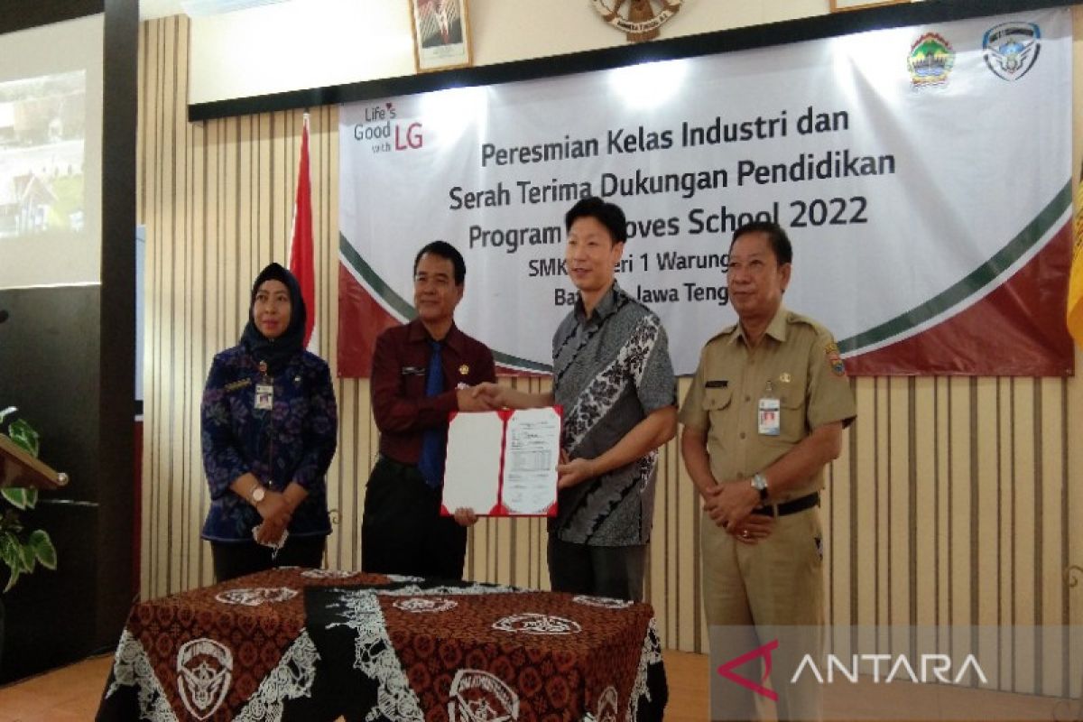 SMKN 1 Warungasem-LG luncurkan Kelas Industri