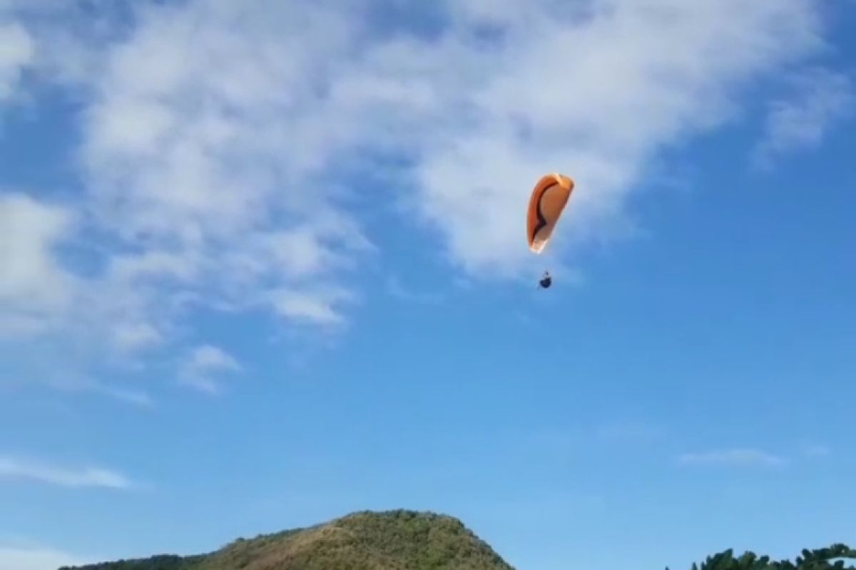 Paralayang bisa menaikkan kunjungan wisatawan ke Lombok Tengah