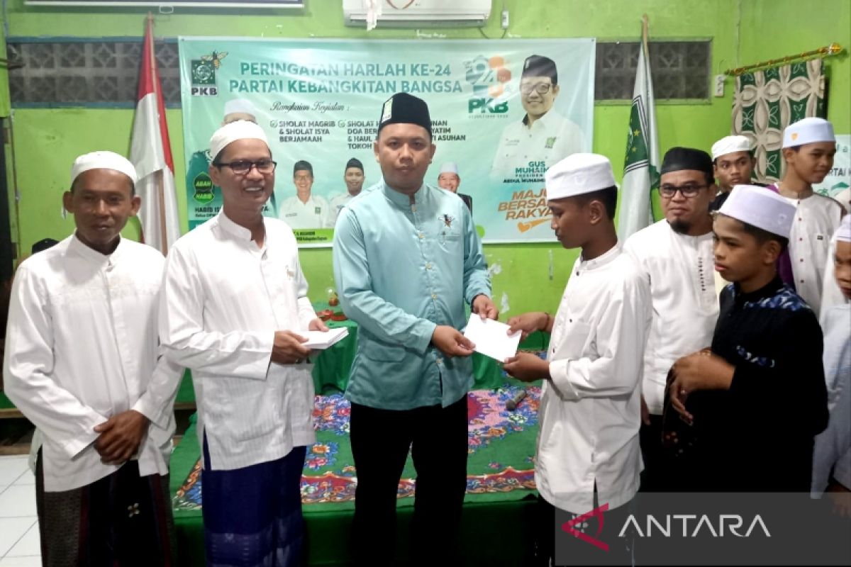 DPC PKB Kapuas santuni anak yatim