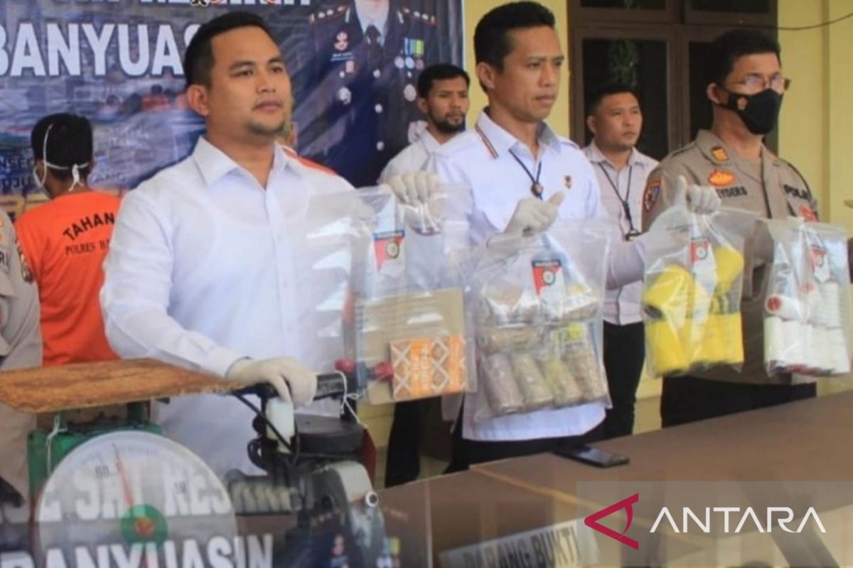 Tiga tersangka pengoplos pupuk subsidi di Banyuasin ditangkap polisi