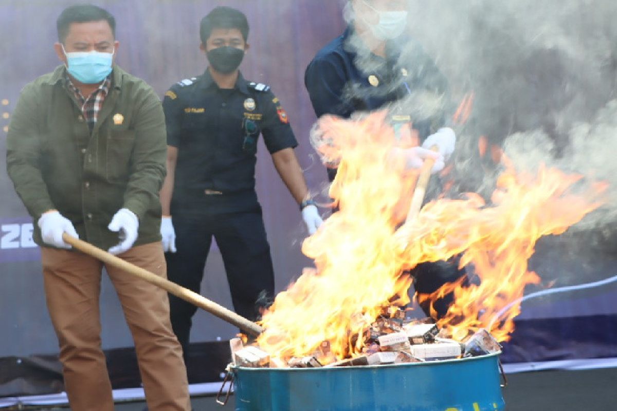 Sukirman minta pemerintah permudah penerbitan izin cukai rokok