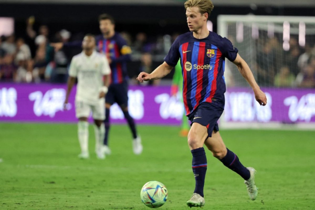 Chelsea tawarkan Alonso dan uang Rp1,06 triliun ke Barcelona untuk Frenkie de Jong