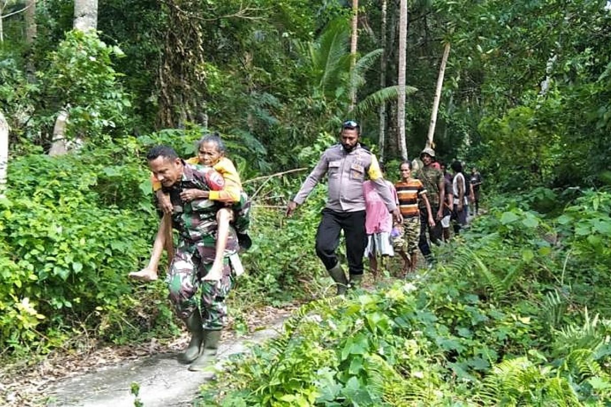 Cari seorang nenek di Tanimbar, Babinsa tiga hari telusuri hutan