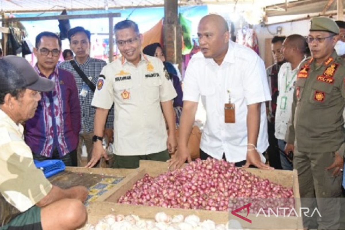 Pemkot Kendari bersama KPPU pastikan ketersediaan sembako di pasar