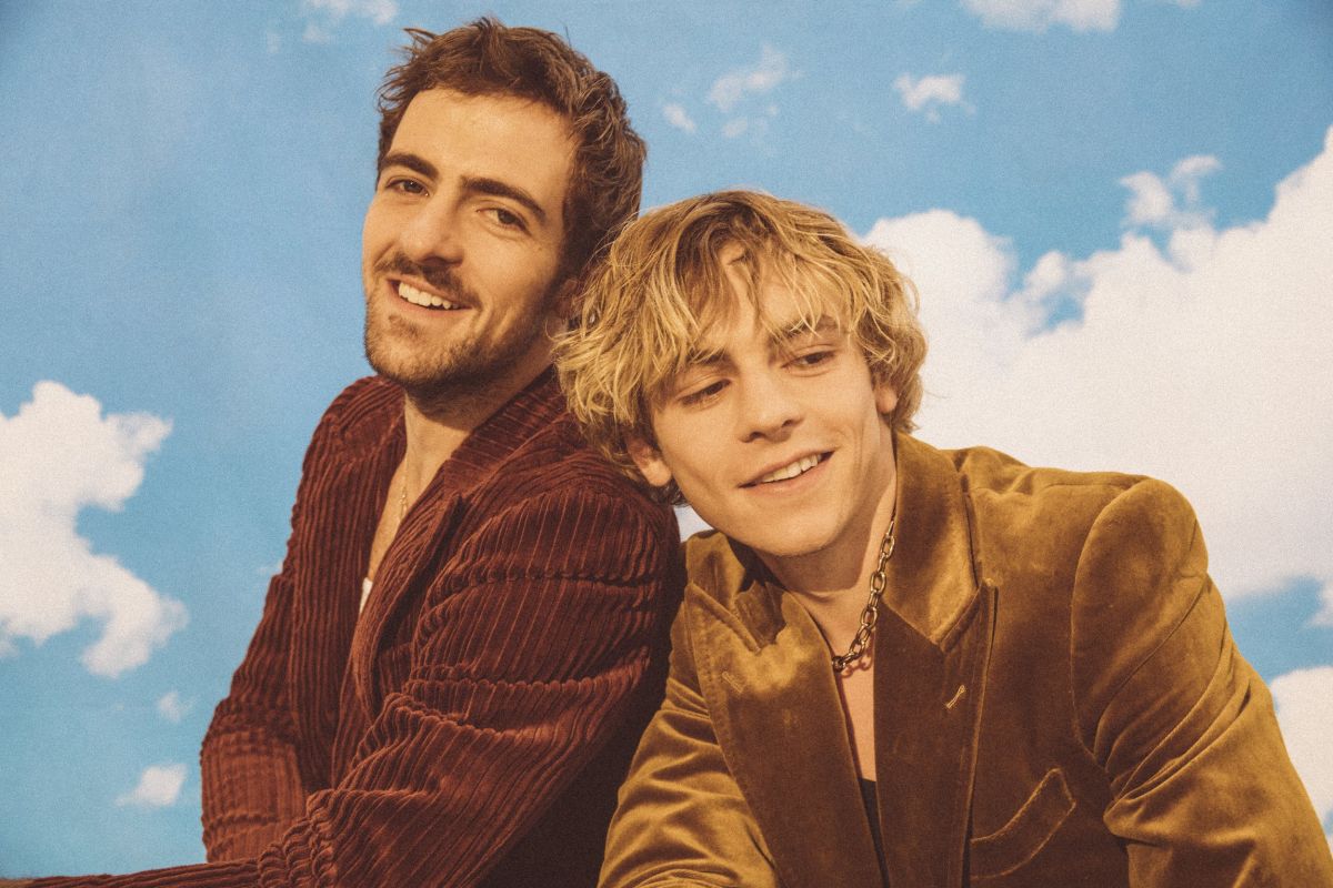 Ross dan Rocky Lynch bersaudara bentuk band pop The Driver Era, rilis lagu  "Malibu"