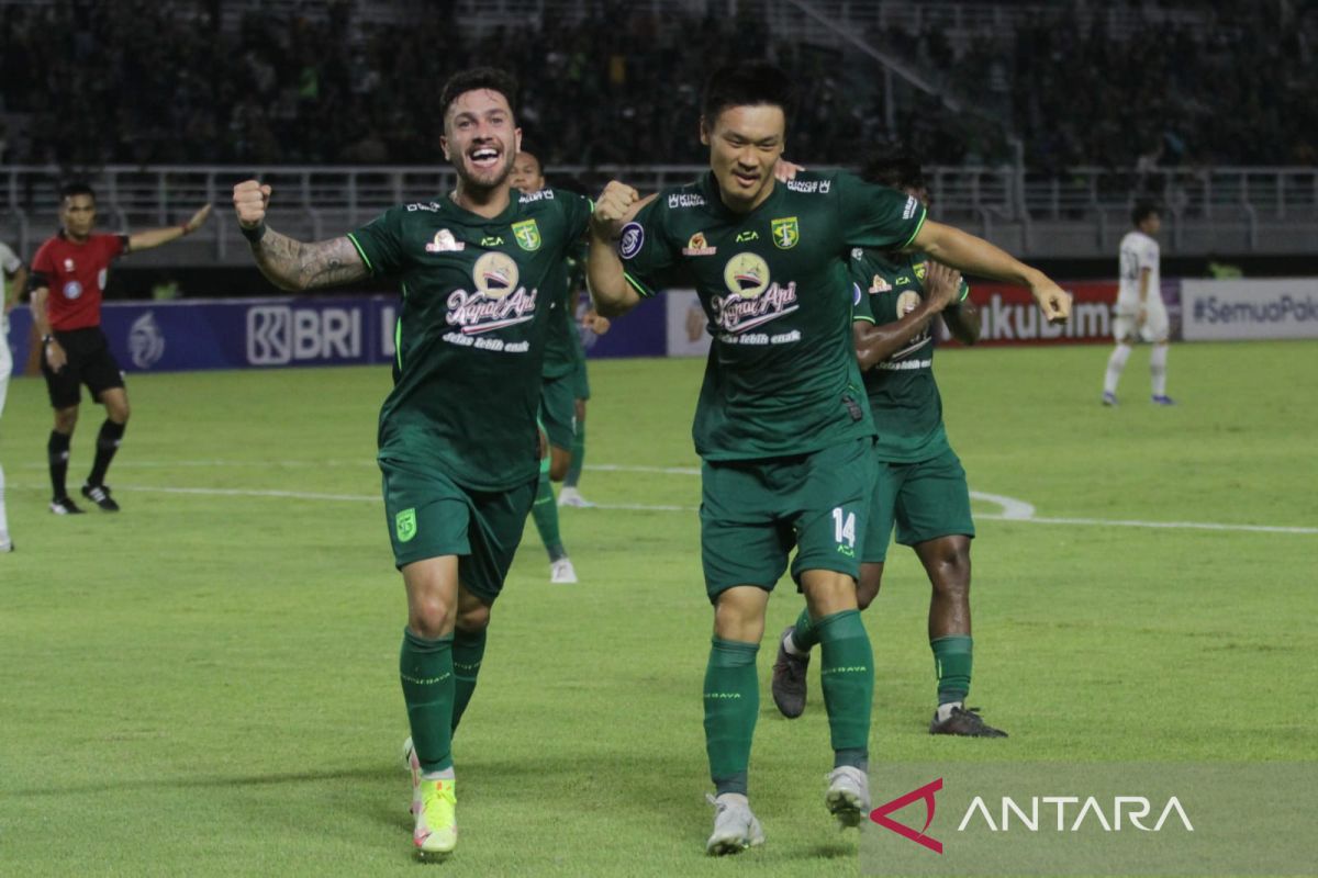 Persebaya menang perdana taklukkan Persita 2-0