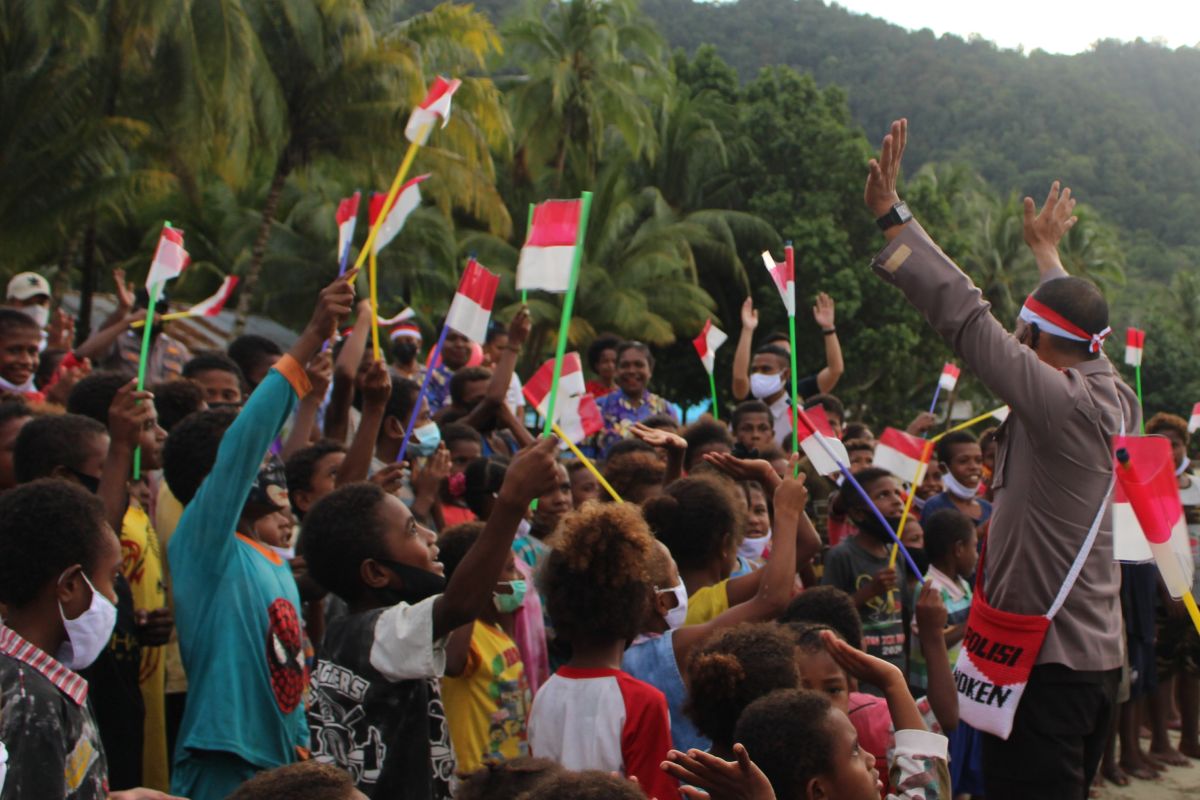 Pemkot Jayapura imbau warga kibarkan bendera merah putih