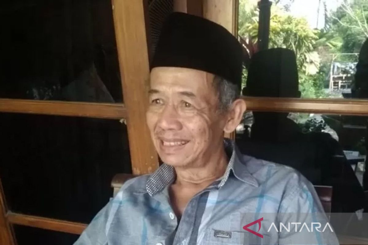 Ini pesan Budayawan Ahmad Tohari  mengenai larangan gelar hajatan pada bulan Sura