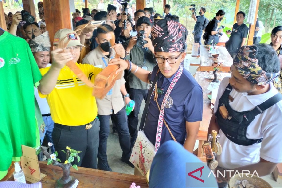 Menparekraf borong produk UMKM Rejang Lebong