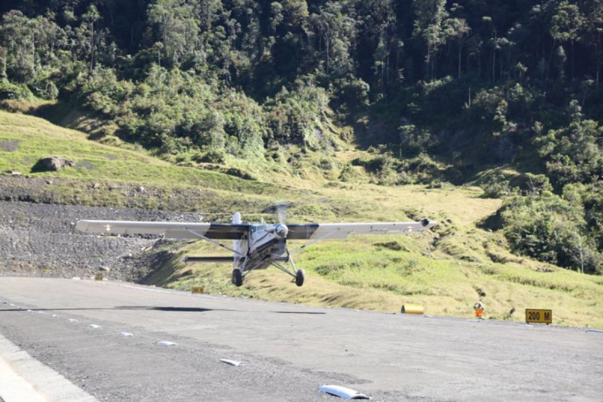 Freeport Indonesia bangun lapangan terbang di Kampung Aroanap