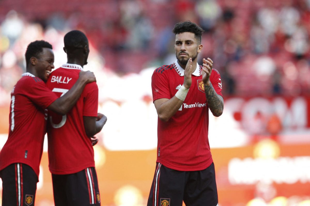 Manchester United cuci gudang; lepas Telles dan Bailly