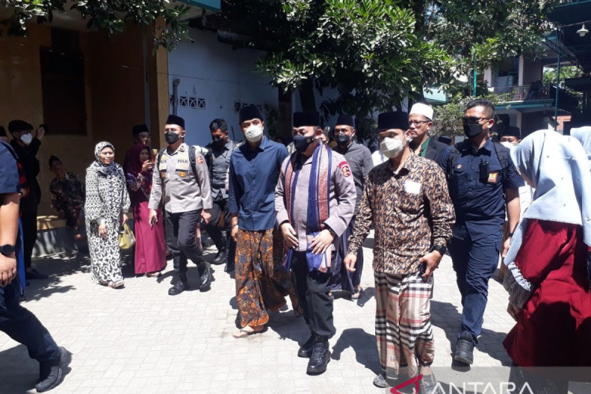 Kapolri Listyo Sigit kunjungi pesantren di Kediri Jatim