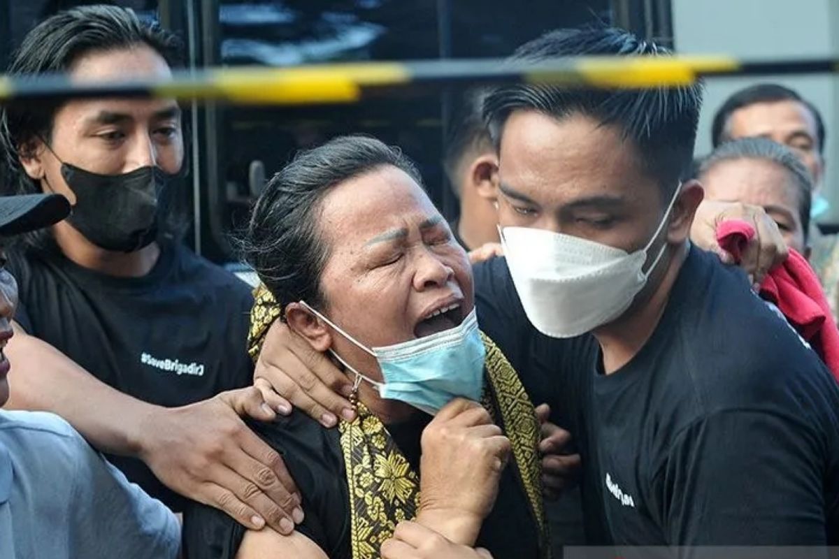 Ini reaksi Ibu Brigadir J, tahu anaknya ditembak atas perintah Ferdy Sambo