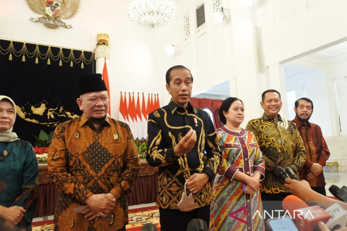 Presiden Jokowi tanggapi restu bagi Prabowo maju Pilpres