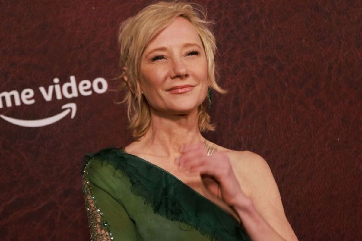 Aktris Hollywood Anne Heche alami cedera otak karena kecelakaan