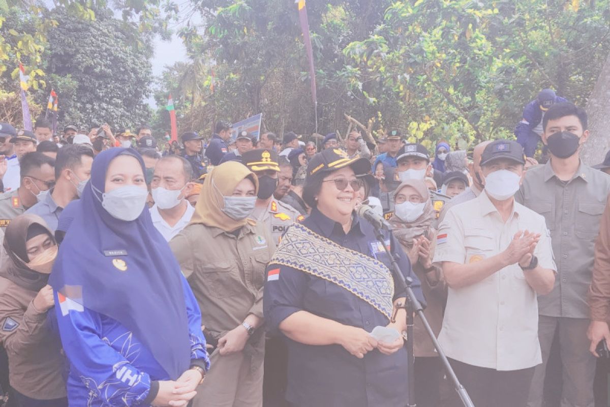 Menteri Siti Nurbaya disambut pantun dan songket Suku Talang Mamak