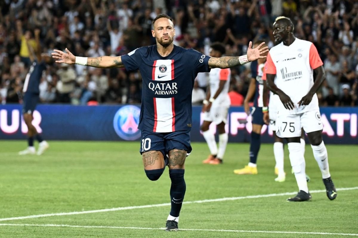 Liga Prancis - Neymar dan Mbappe bawa PSG gulung Montpellier 5-2