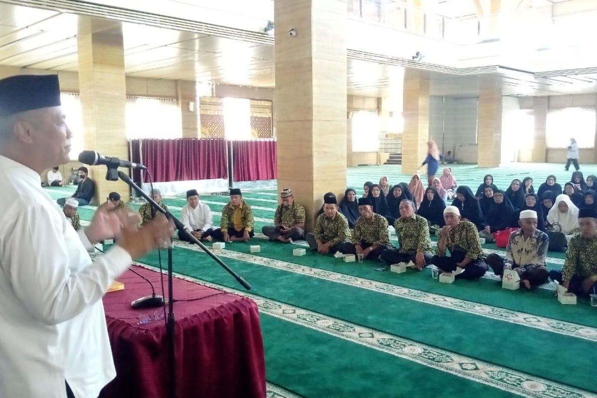 Wakil Walikota Bukittinggi lepas 90 Calon Peserta Umrah