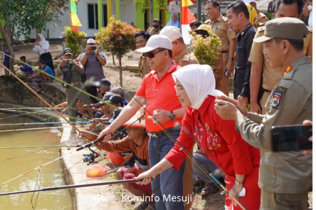 Penjabat Bupati Mesuji buka lomba memancing dalam rangka HUT RI