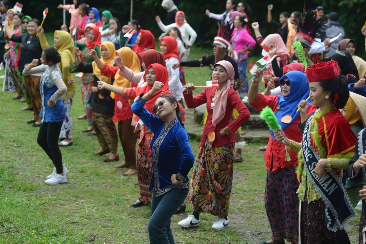 Ratusan jadah tempe ludes dinikmati wisatawan pada Gelar Budaya HUT RI