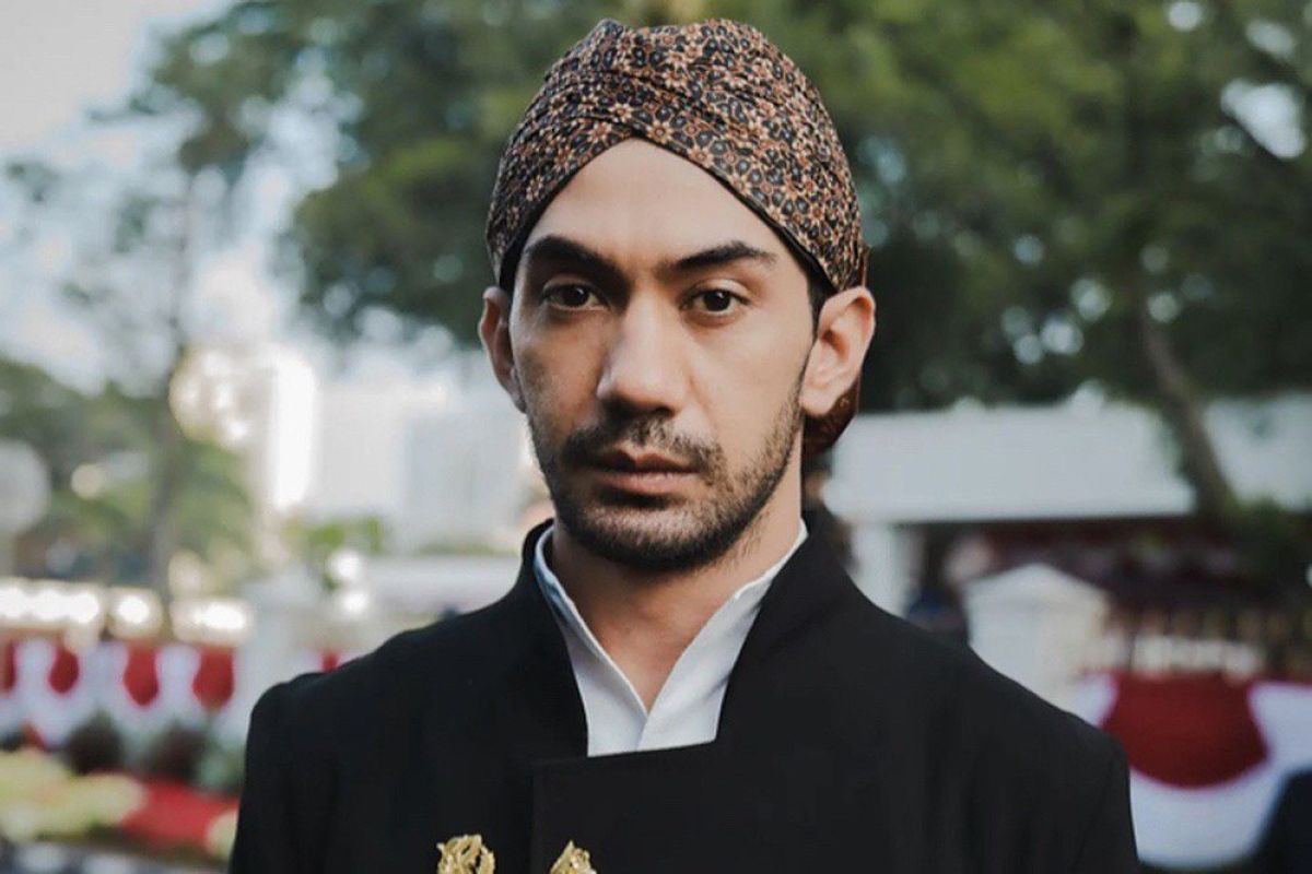 Begini tampilan Reza Rahadian saat hadiri HUT RI di Istana Negara