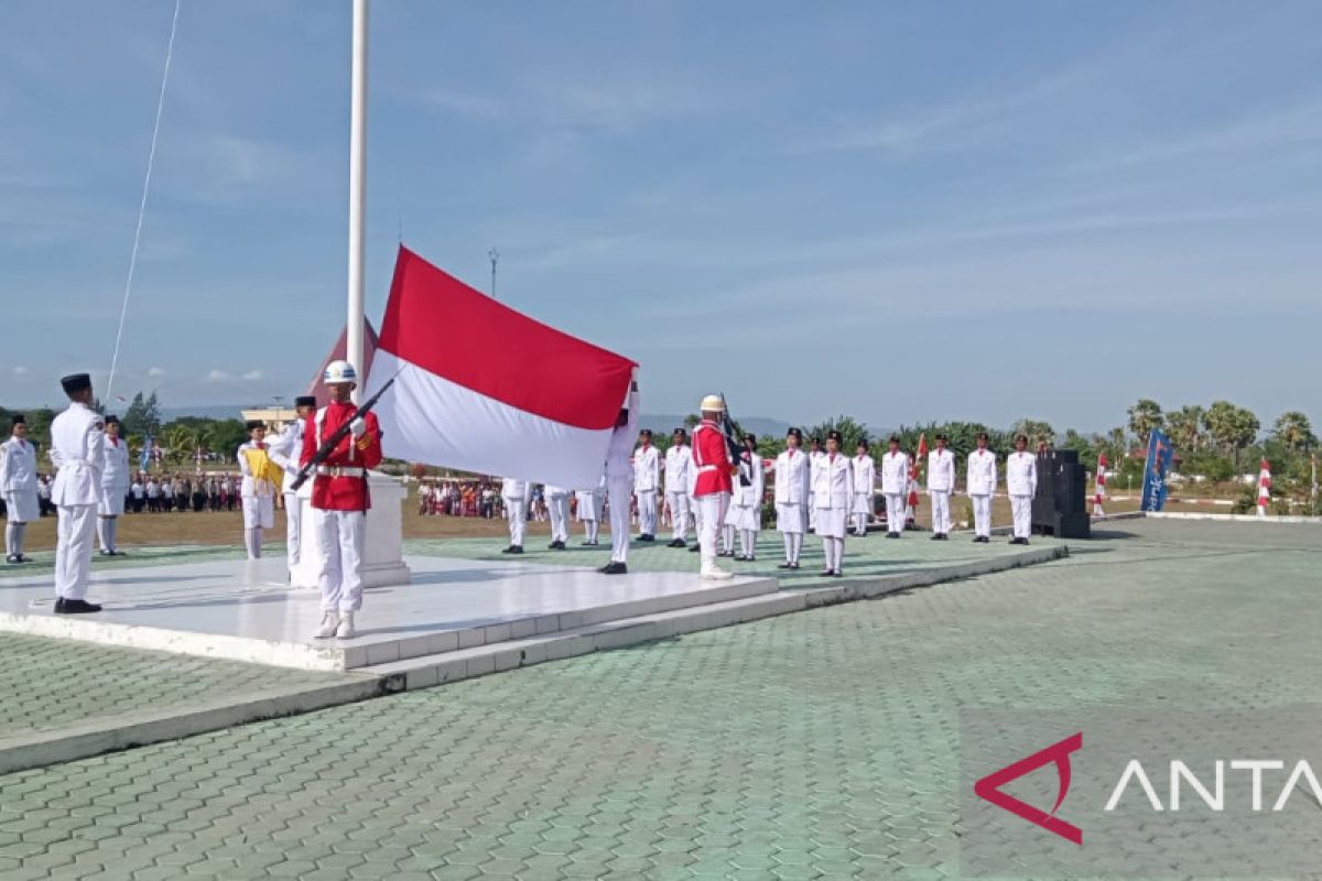 Bupati Masneno dorong warga miliki karakter pejuang